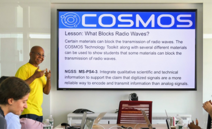 A Paper about the COSMOS Education toolkit appeared in ACM SIGCOMM Computer Communication Review, October 2020